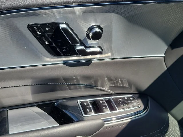 2024 Cadillac LYRIQ Tech - Photo 27