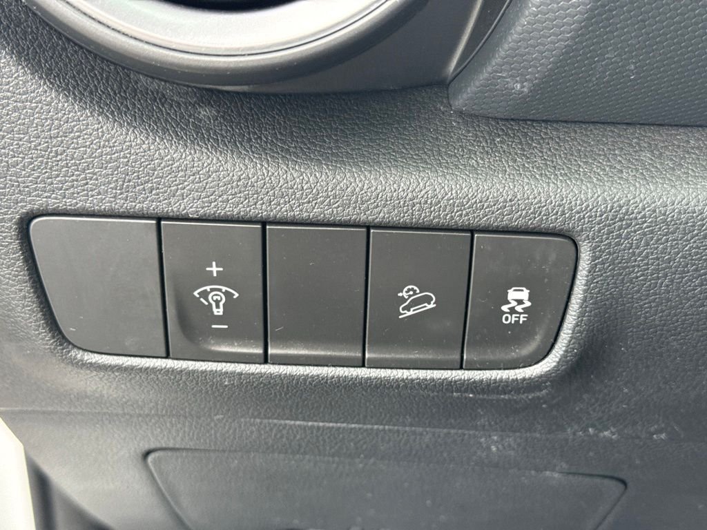 2023 Hyundai Kona Limited - Photo 17
