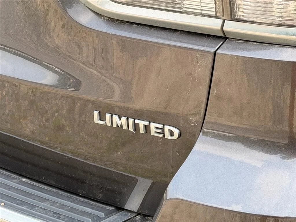 Used 2020 Gray Jeep Limited image 11