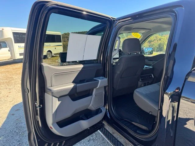 Used 2021 Blue Ford XLT image 12