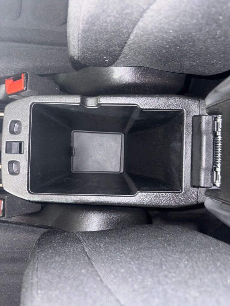 Used 2022 Black Jeep Latitude image 9