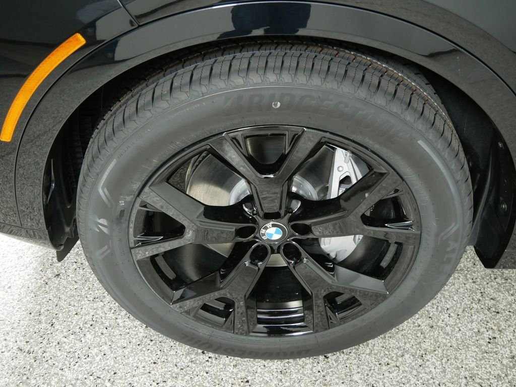 Used 2026 Black Sapphire Metallic BMW xDrive40i image 19