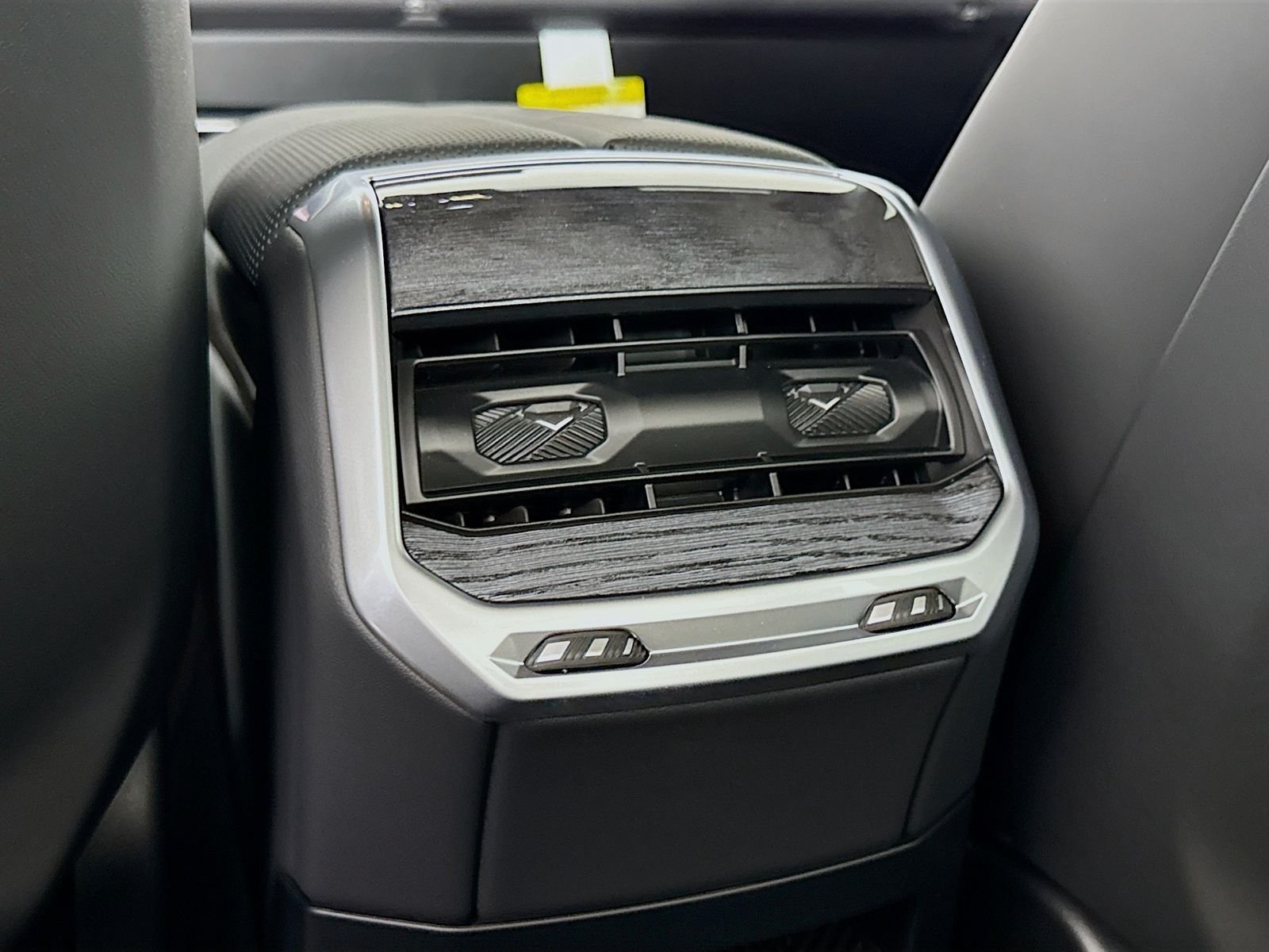 New 2026 Oxide Grey Metallic BMW 760i xDrive image 27