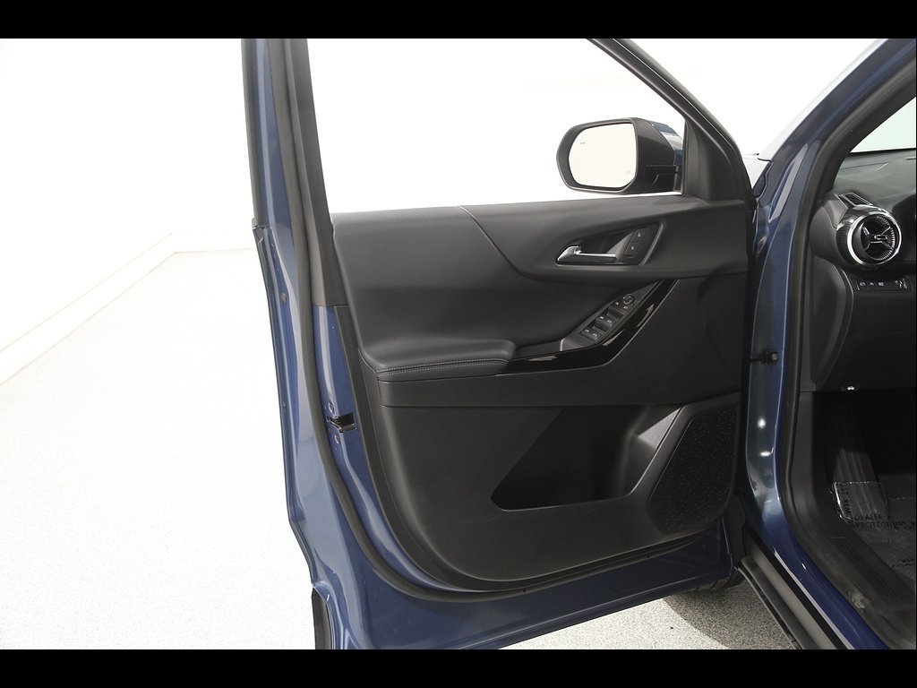 Used 2026 Lakeshore Blue Metallic Chevrolet LT image 4