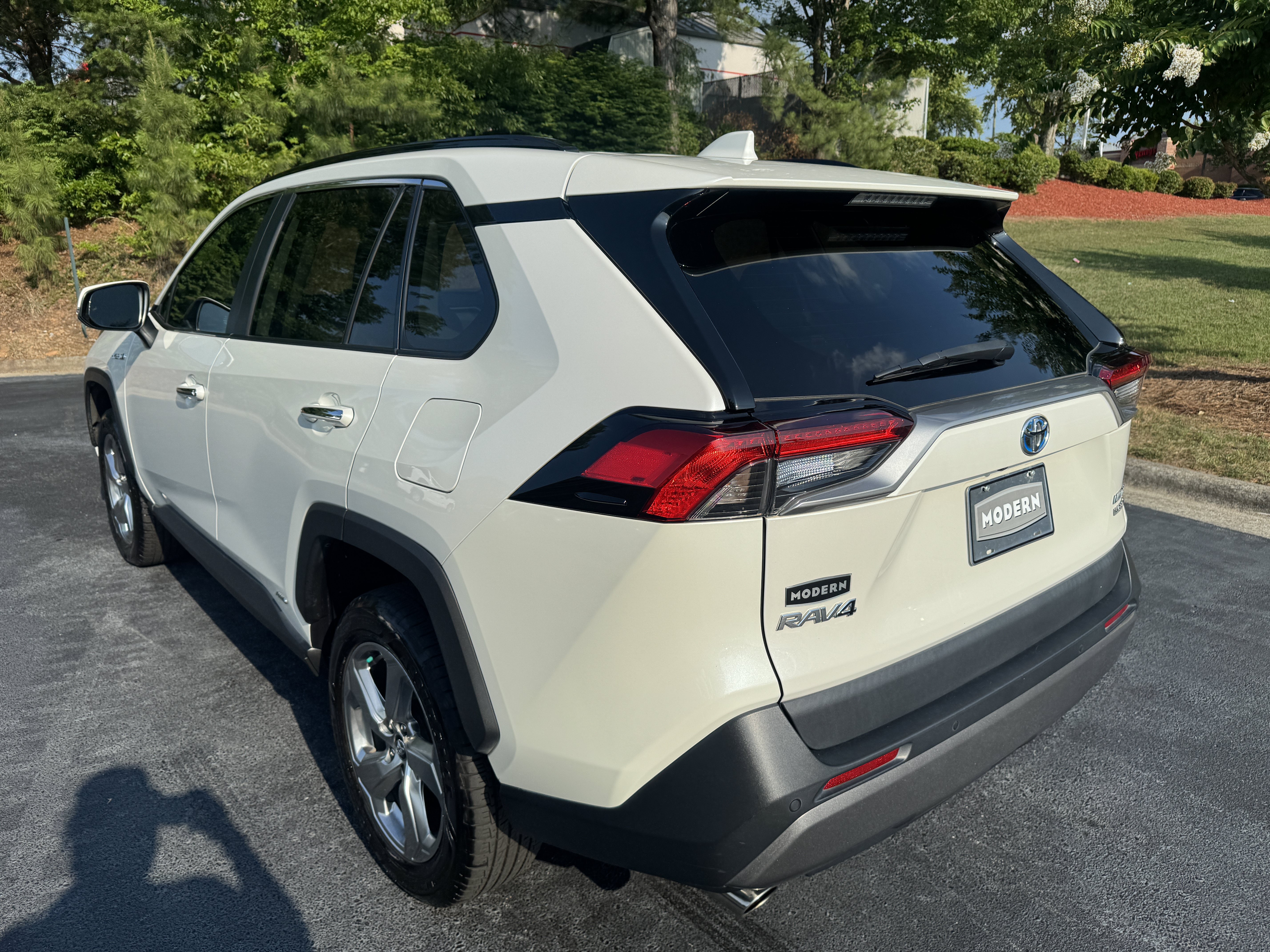 Certified Used 2020 Blizzard Pearl Toyota Hybrid Limited image 6