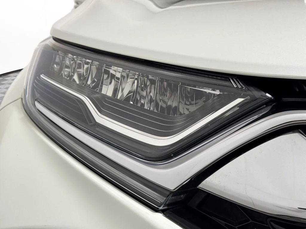 Certified Used 2018 White Honda Touring image 17