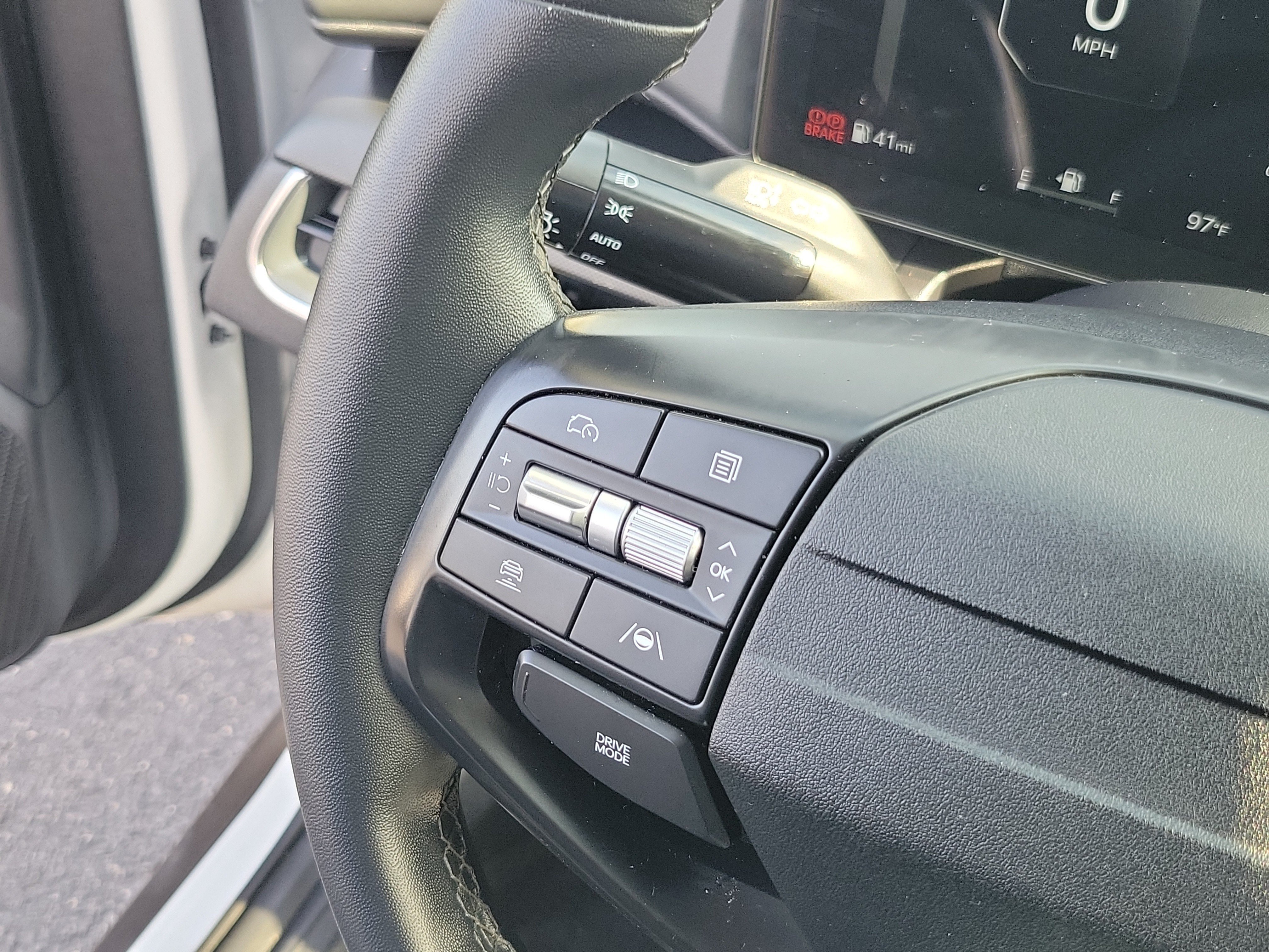 Certified Used 2025 Snow White Pearl Kia EX image 22