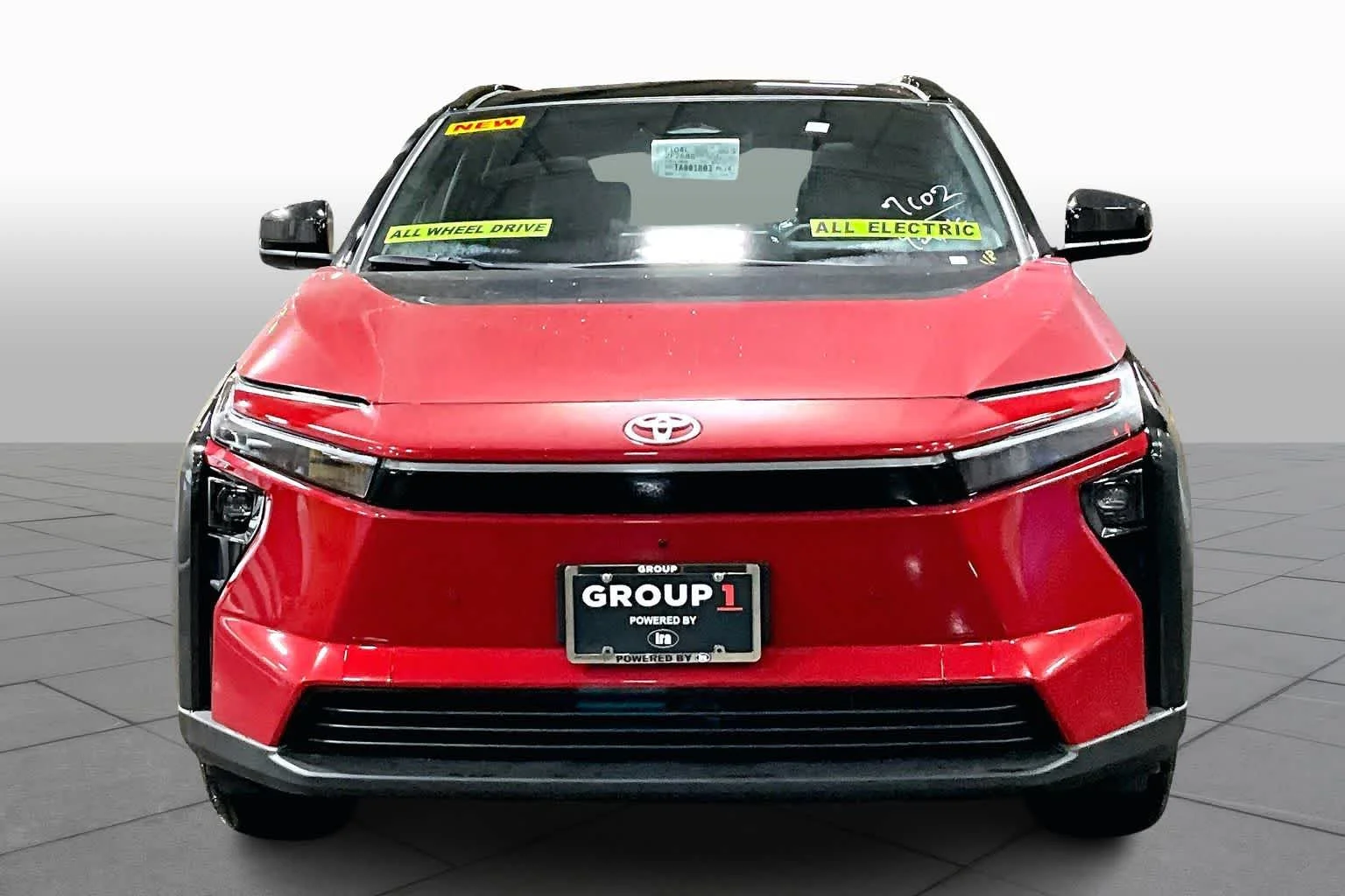 New 2026 Supersonic Red w/Midnight Black Metallic Roof Toyota Limited image 3