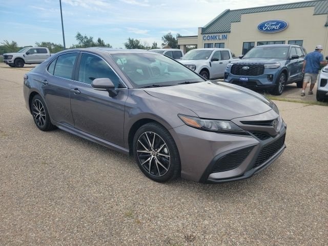 Used 2023 Predawn Gray Mica Toyota SE image 22