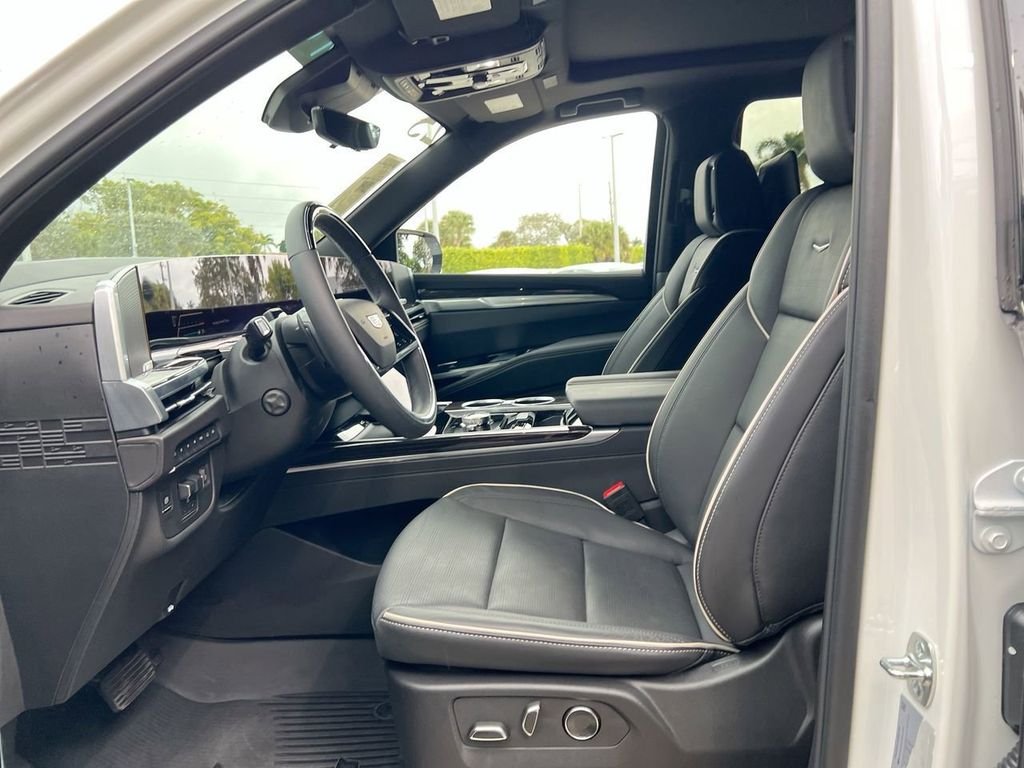 2025 Cadillac Escalade Premium Luxury - Photo 12