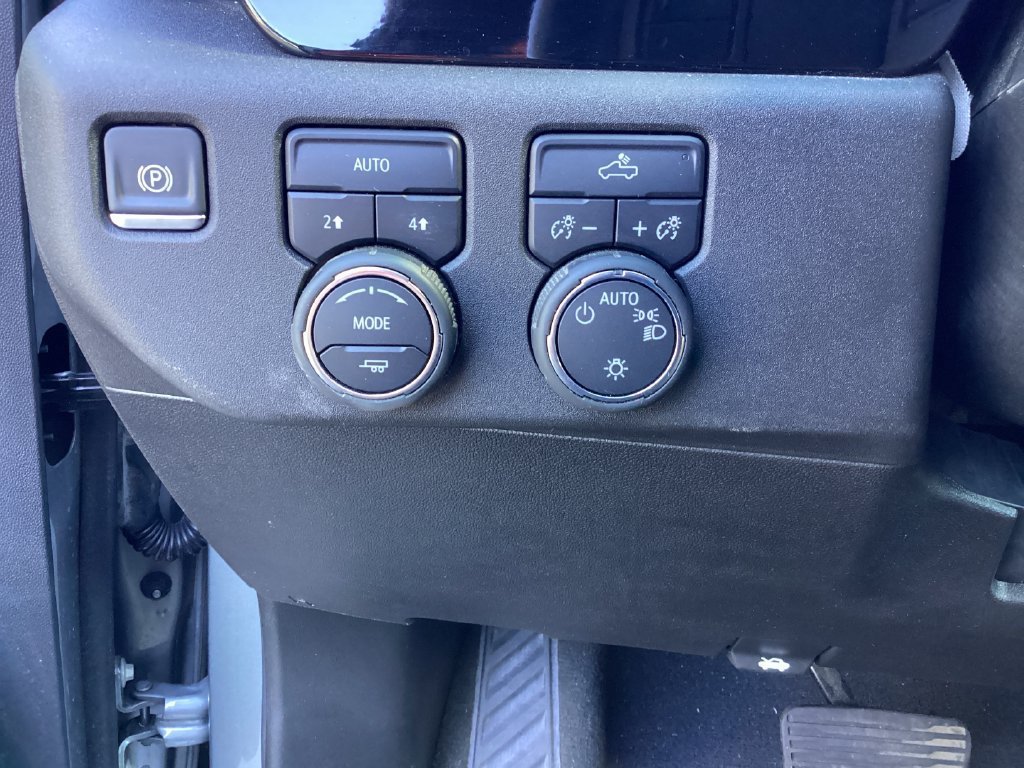 Used 2024 Sterling Gray Metallic Chevrolet LT (2FL) image 15