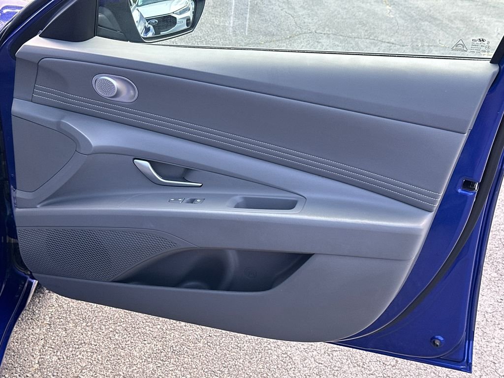 Used 2025 Blue Hyundai SEL Convenience image 14