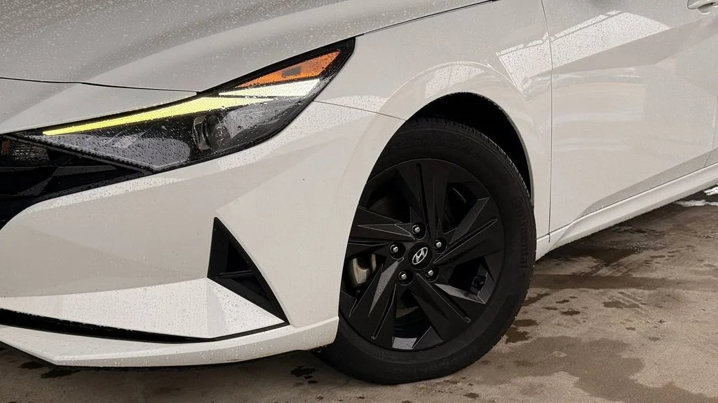 Used 2023 White Hyundai SEL image 8