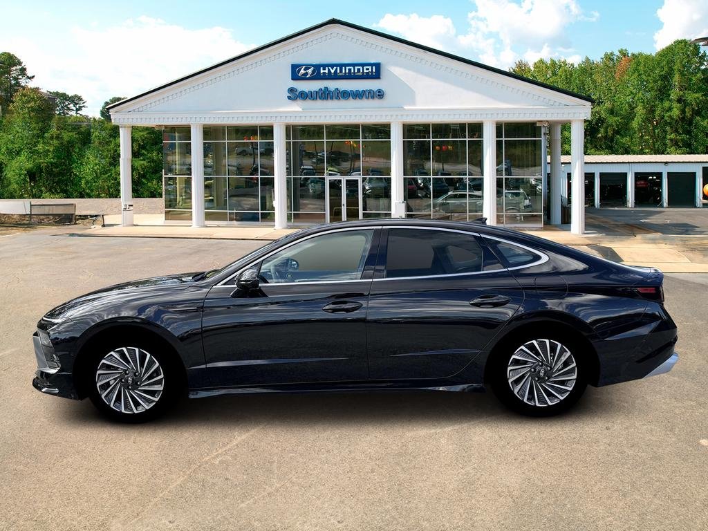 New 2026 Black Hyundai Limited image 3