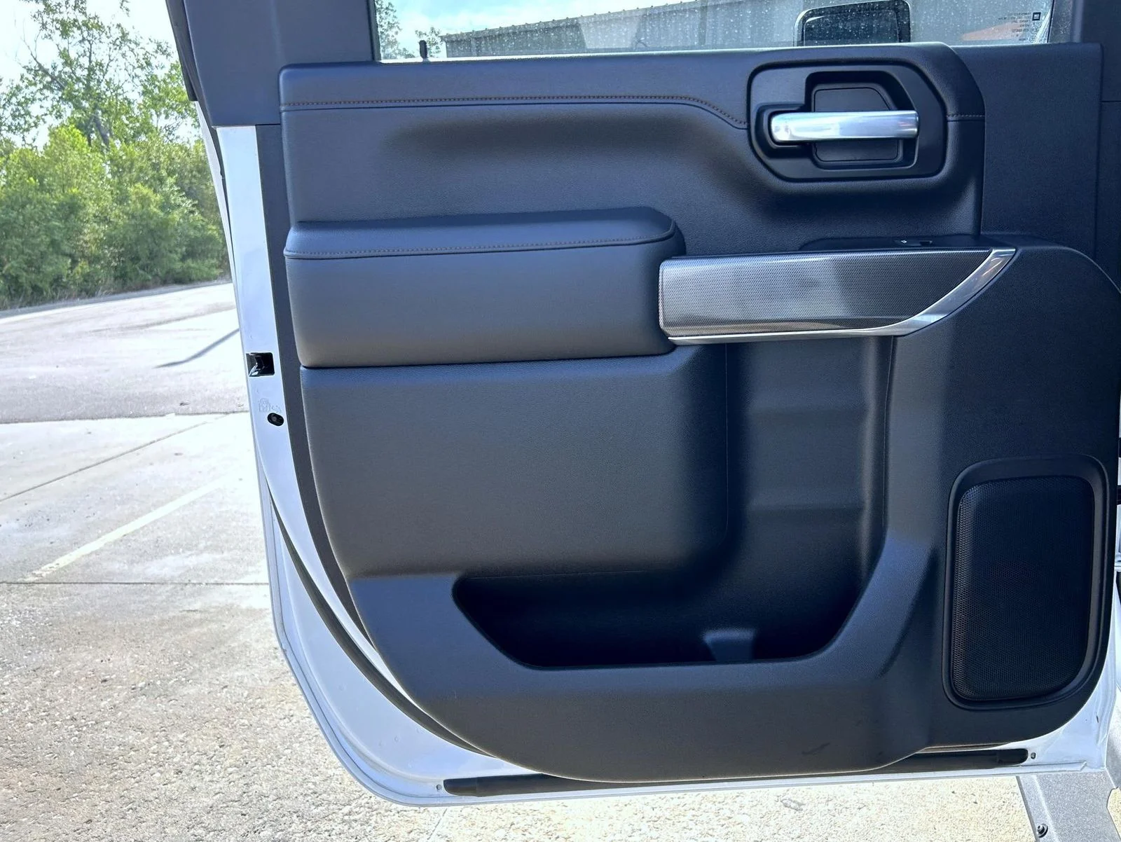Used 2020 White GMC AT4 image 20