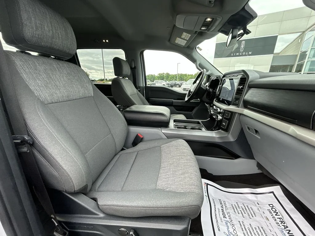 Used 2021 White Ford XLT image 30
