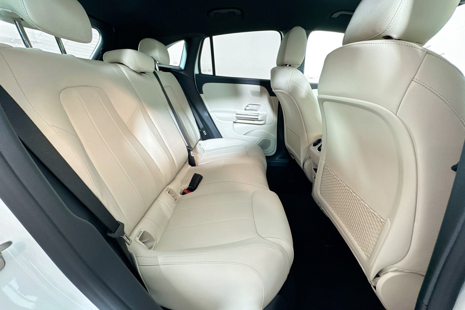 New 2026 Polar White Mercedes-Benz GLA 250 image 24