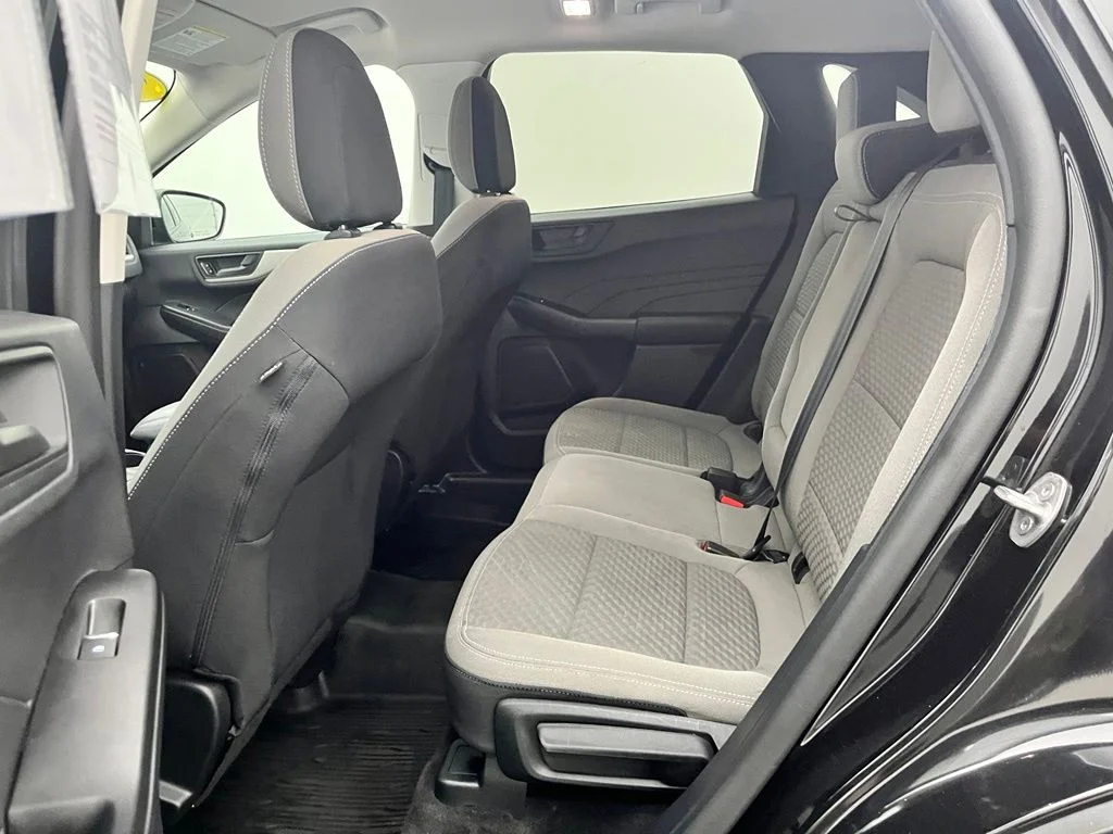 Used 2022 Black Ford SE image 34