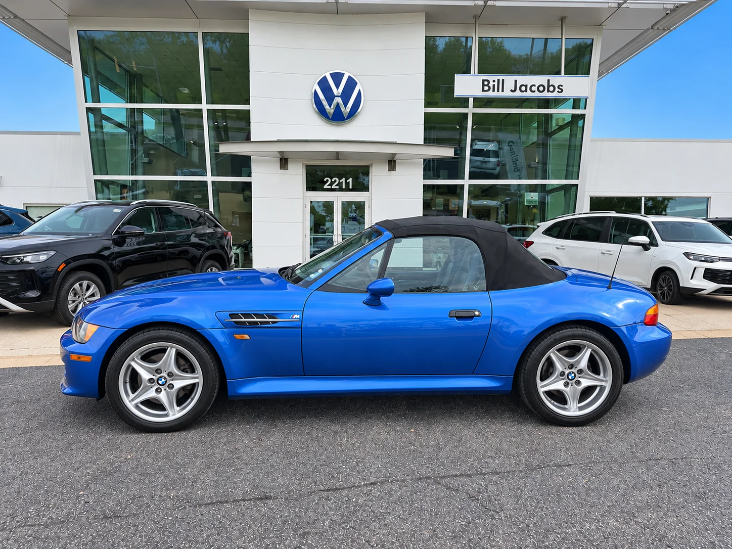 Used 1998 Blue BMW  image 2