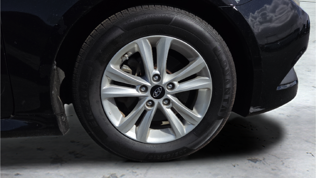 Used 2014 Black Hyundai GLS image 52