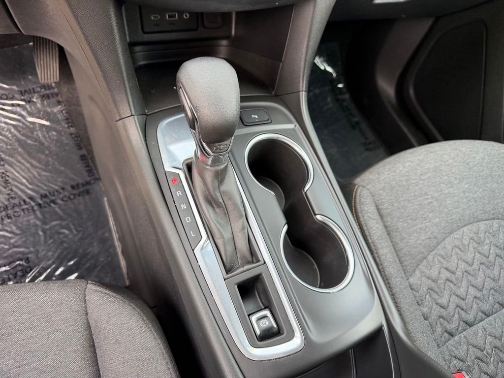 Used 2022 Silver Ice Metallic Chevrolet LT image 26