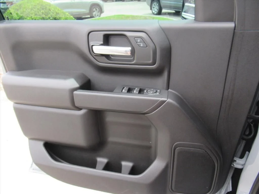 Used 2024 Gray Chevrolet Custom image 17