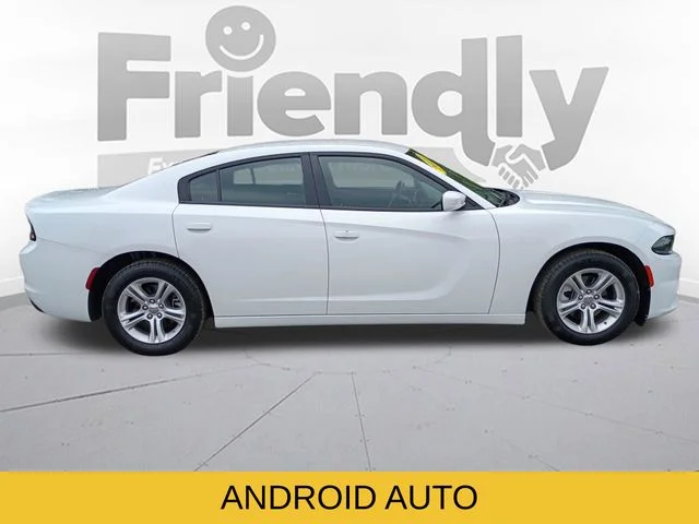 Used 2022 White Dodge SXT image 4