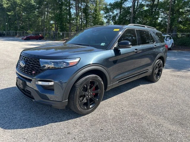 2023 Ford Explorer ST 4WD's photo