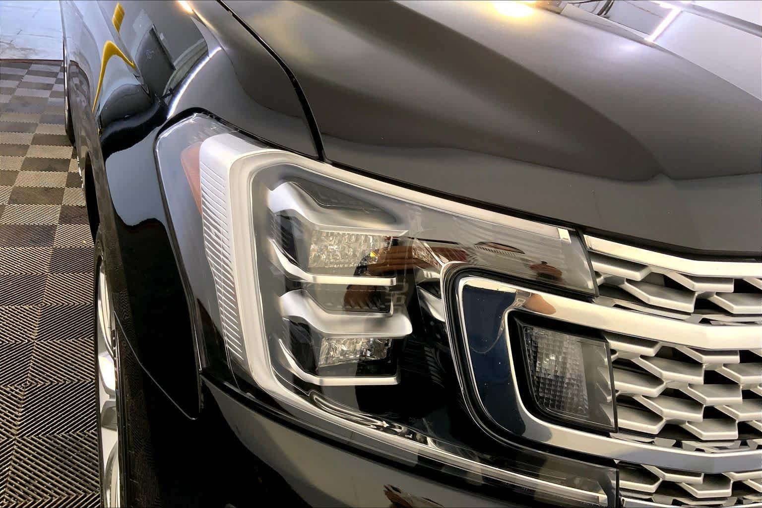 Used 2019 Agate Black Metallic Ford Platinum image 27