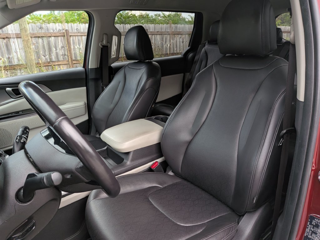 Used 2024 Red Kia LX image 12