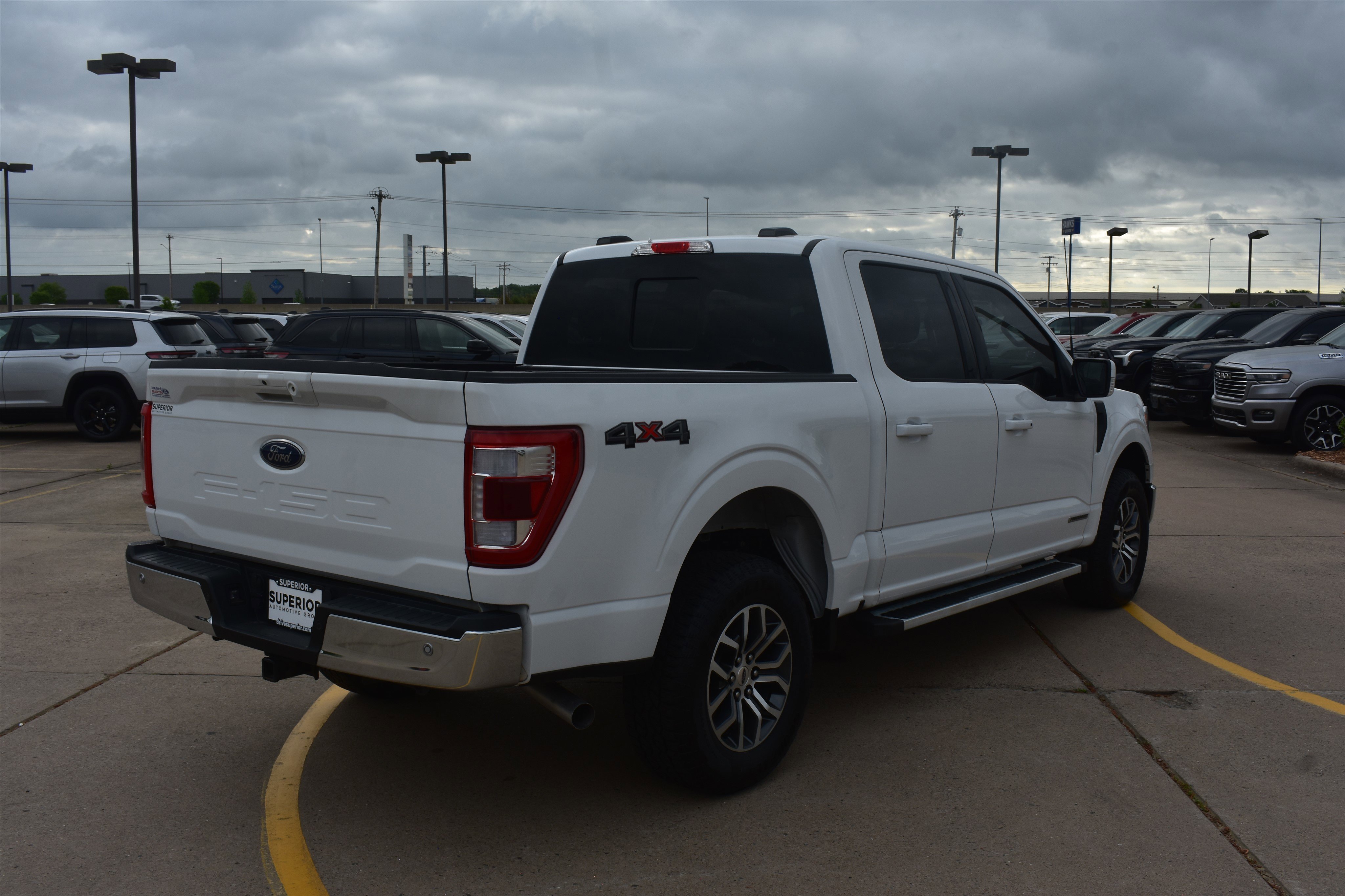 Used 2022  Ford LARIAT image 5