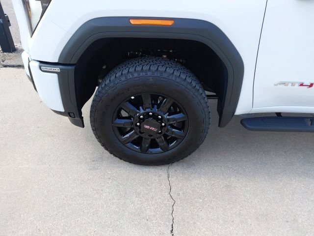 New 2026 Summit White GMC AT4 image 39