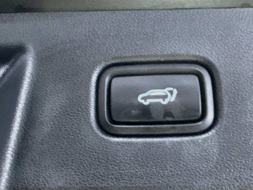 Used 2022 Black Hyundai Limited image 34