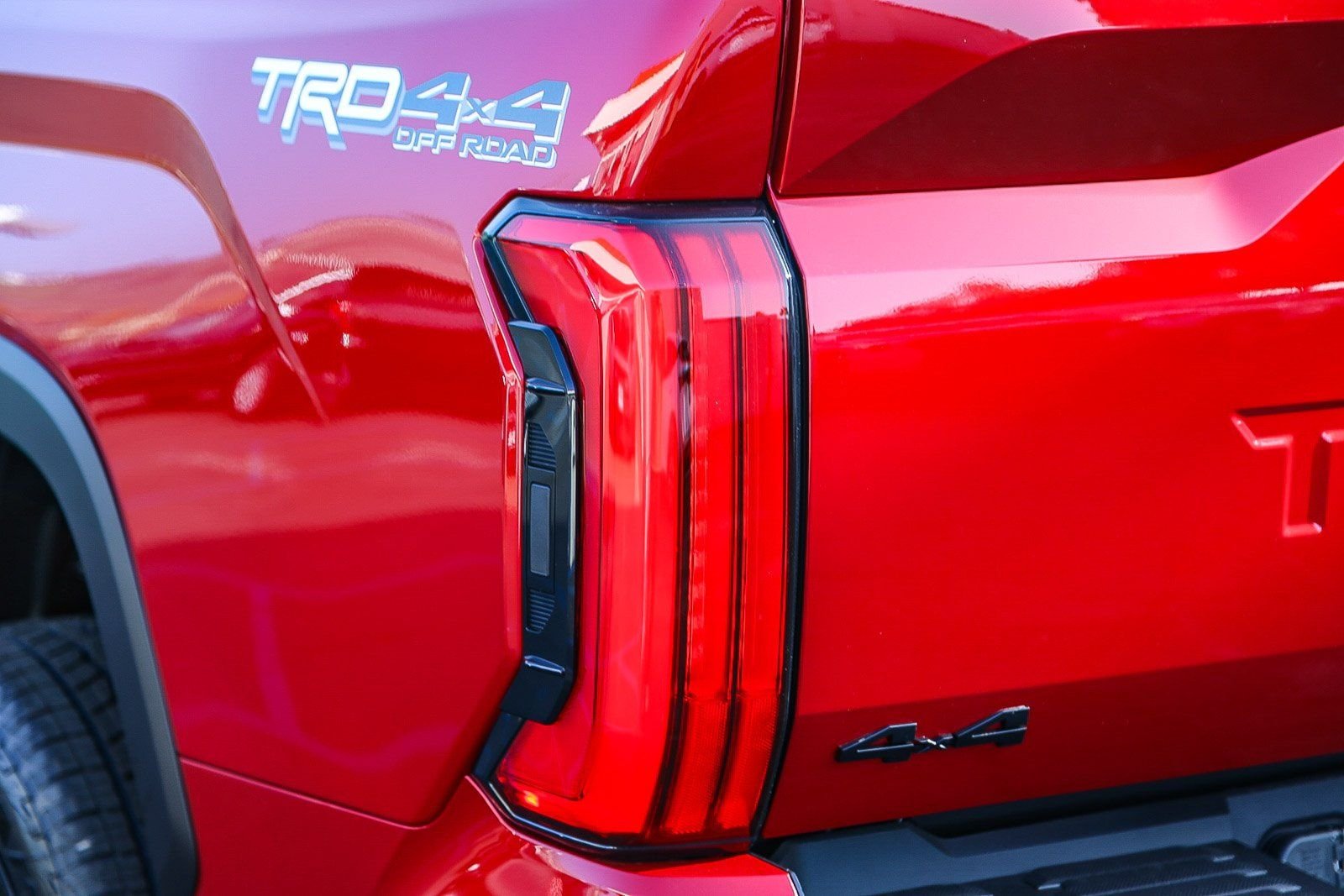 2026 Toyota Tundra Limited - Photo 9