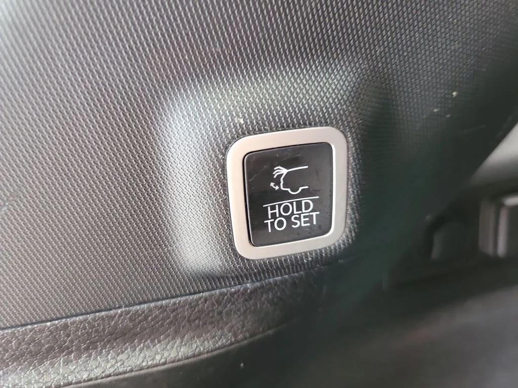 Used 2022 Black Jeep Summit image 17