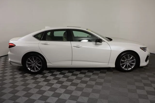 Used 2021 White Acura  image 9