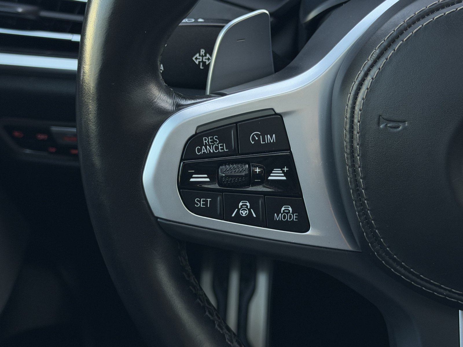 Used 2022 Black BMW M50i image 13
