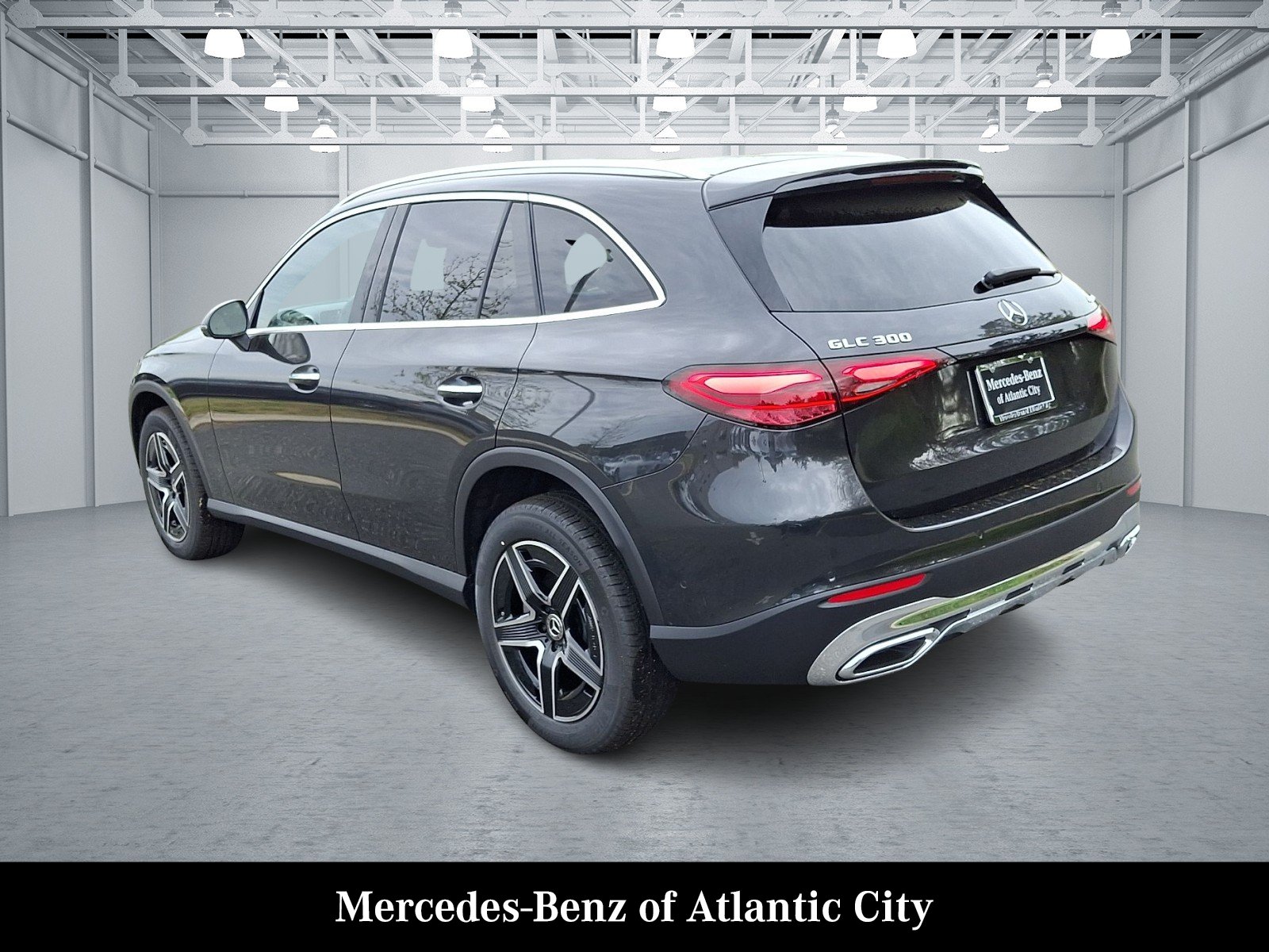 New 2026 Graphite Grey Metallic Mercedes-Benz GLC 300 image 3