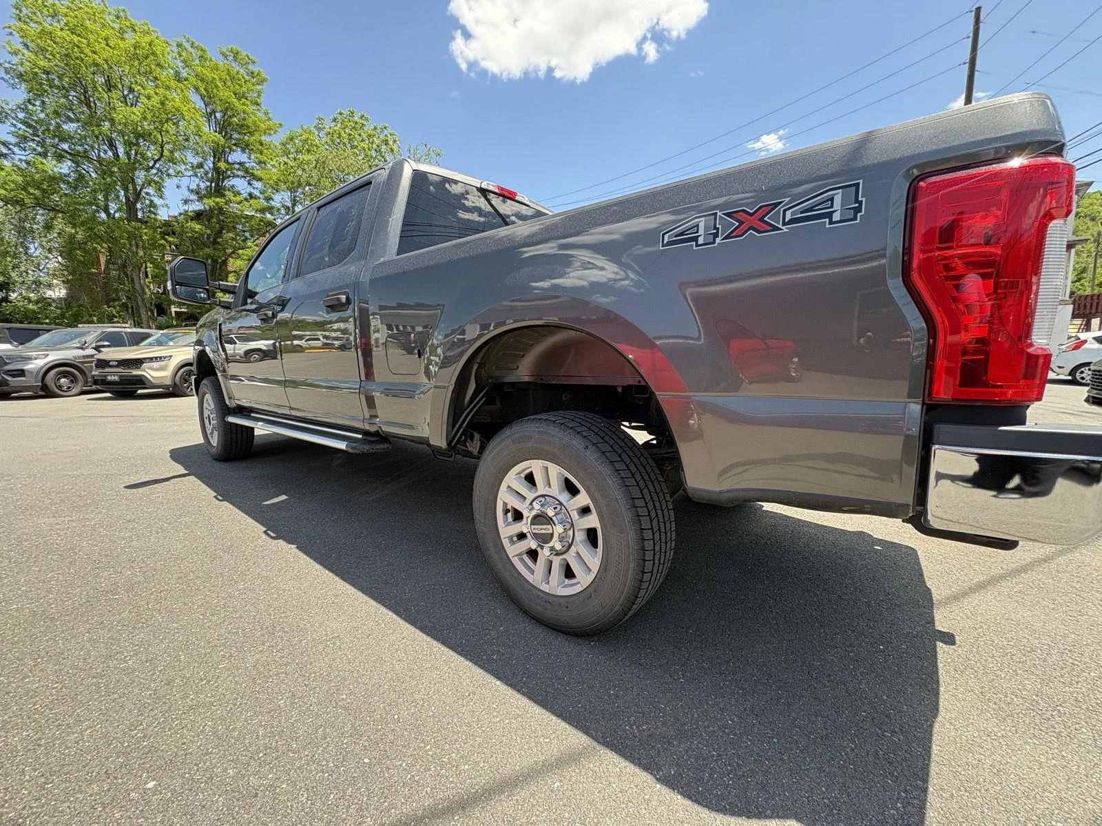 Used 2018 Magnetic Metallic Ford XLT image 6