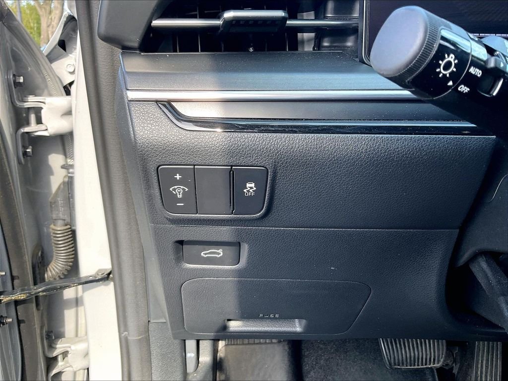 Used 2025 Wolf Gray Kia GT-Line image 26