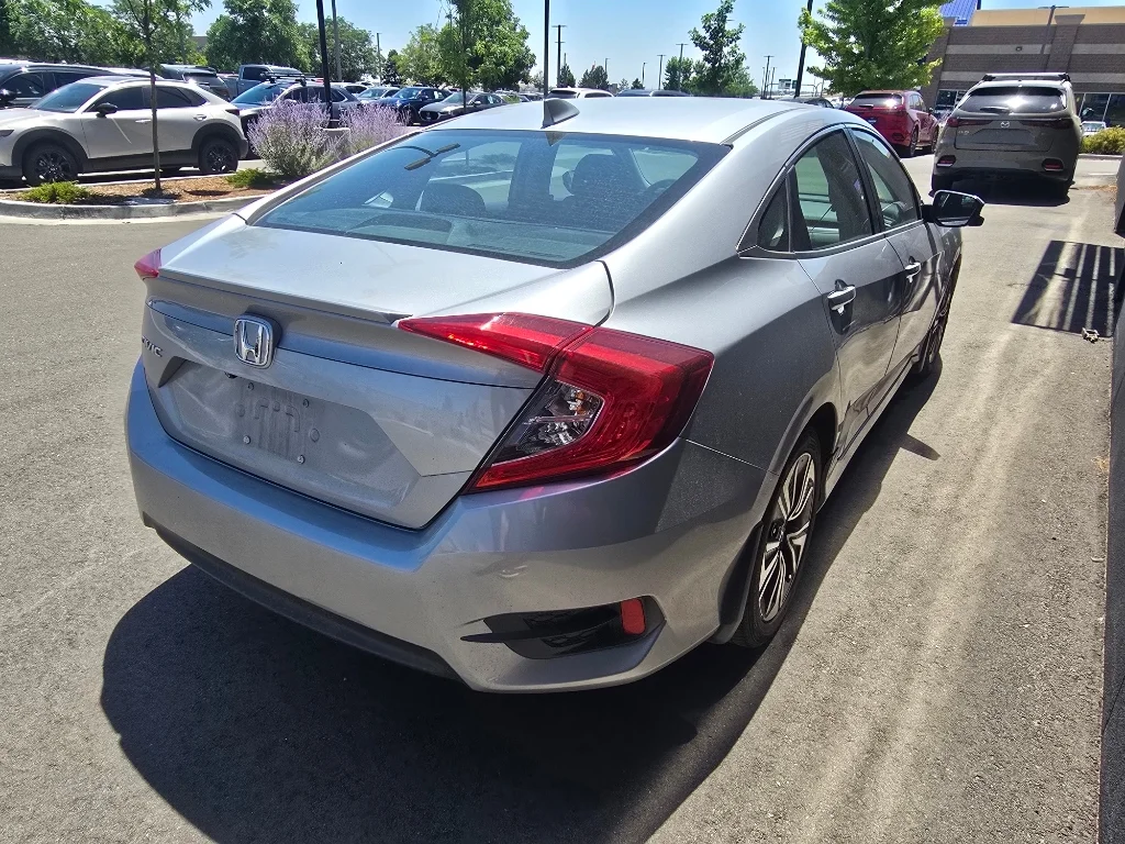 Used 2016 Lunar Silver Metallic Honda EX-T image 5