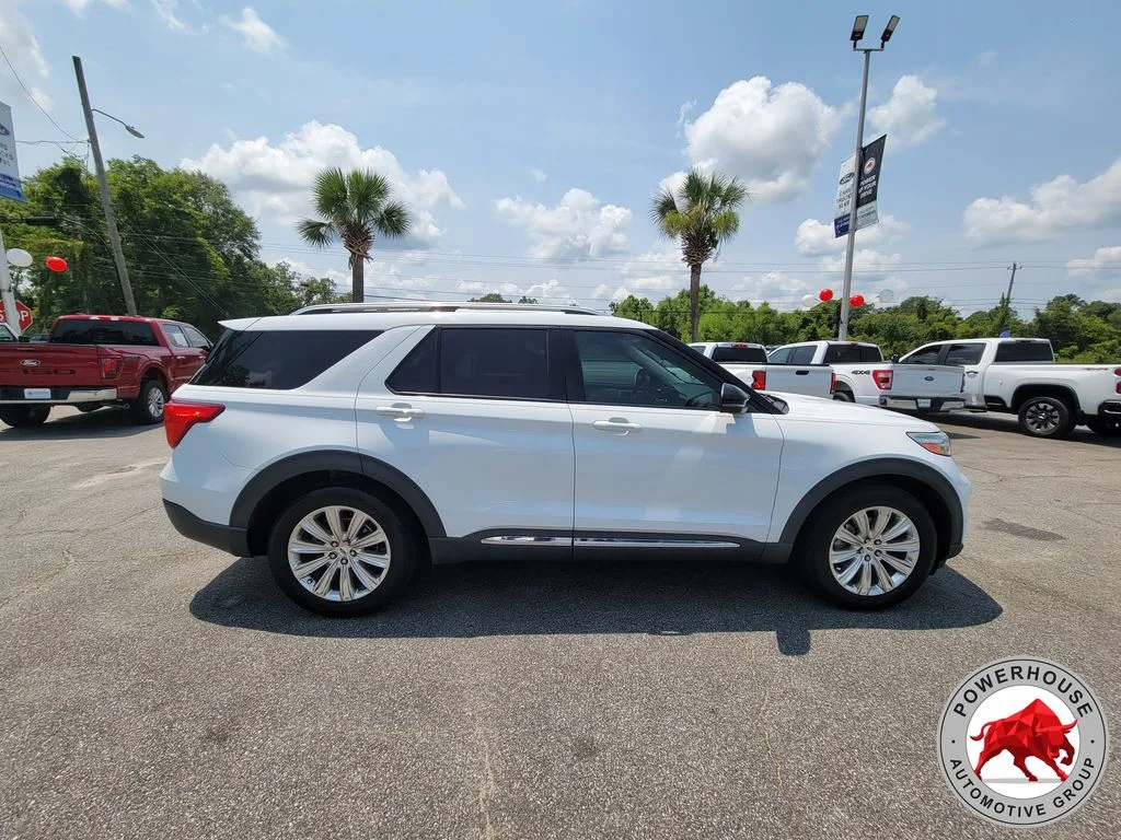 Used 2020 White Ford Limited image 6
