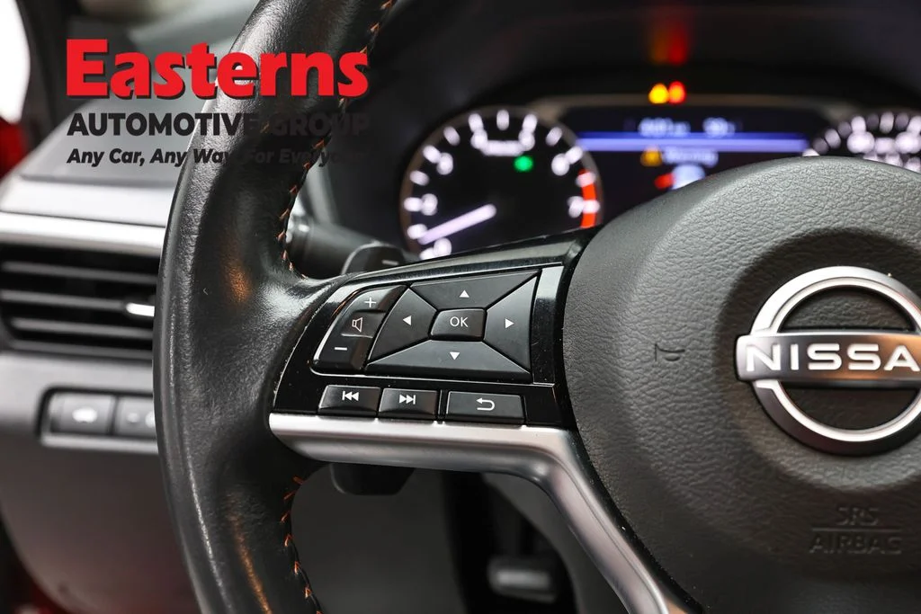 Used 2023 Red Nissan 2.5 SR image 15