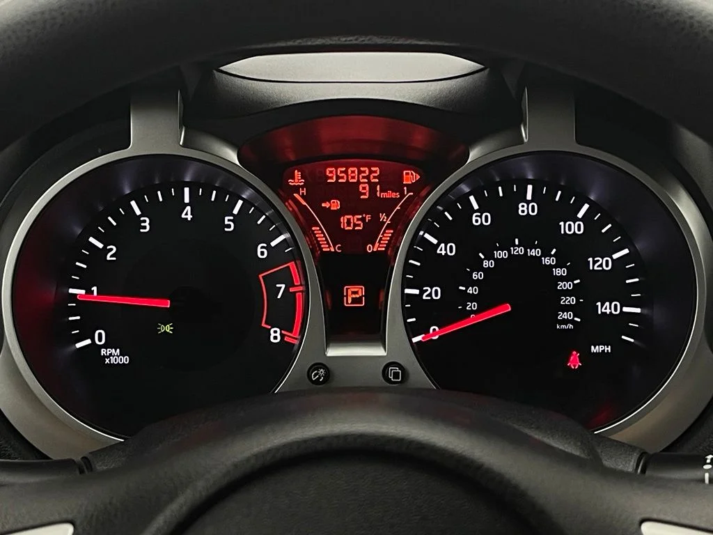 Used 2015 Gun Metallic Nissan S image 19