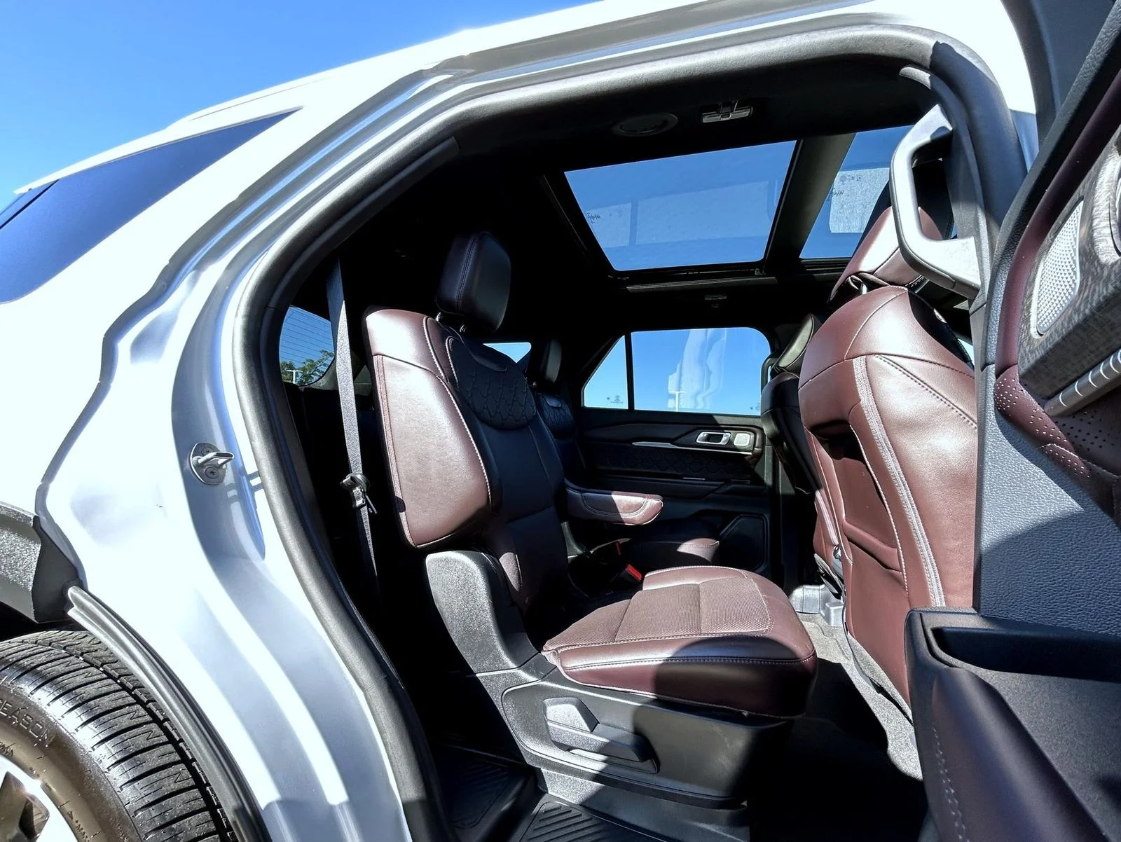 Used 2025 White Ford Platinum image 18
