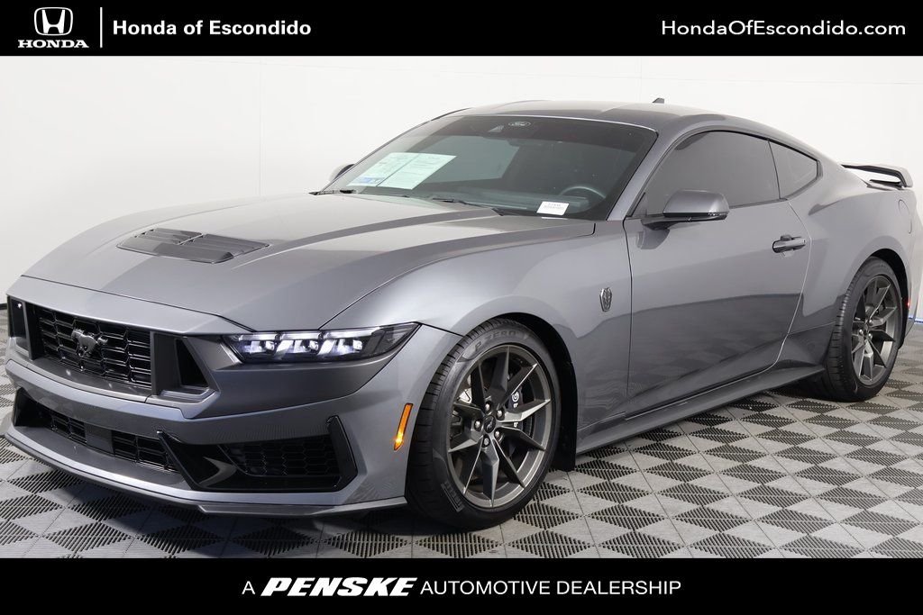 2025 Ford Mustang Dark Horse's photo