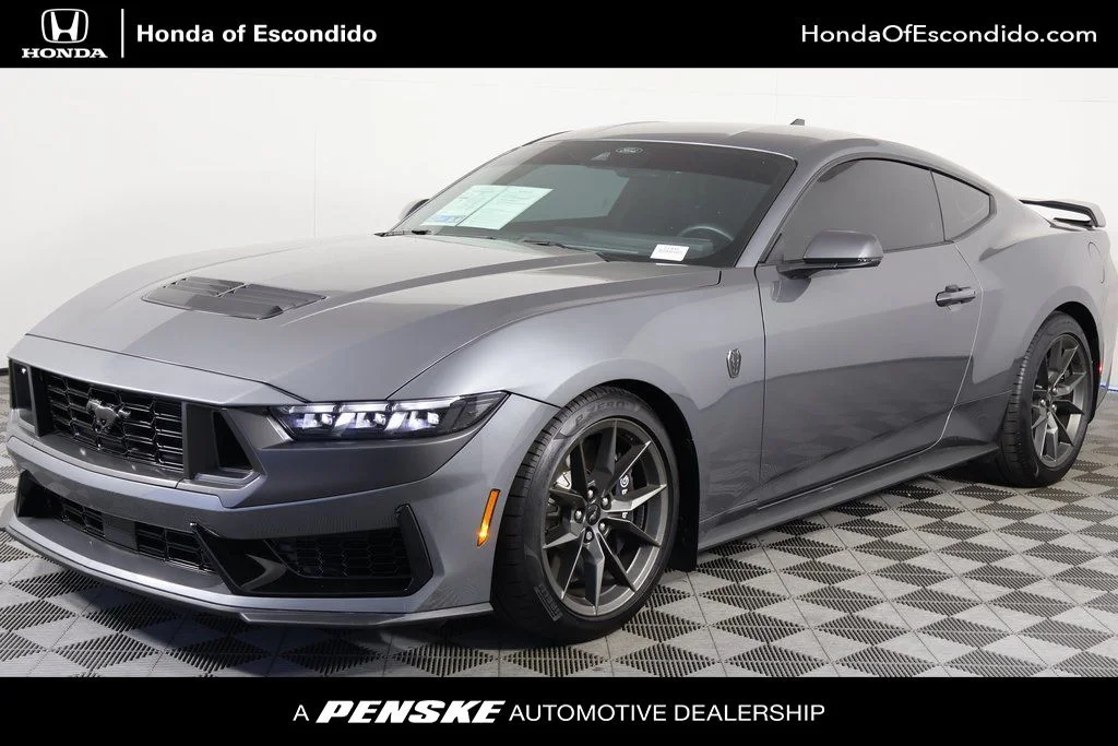 2025 Ford Mustang Dark Horse's photo