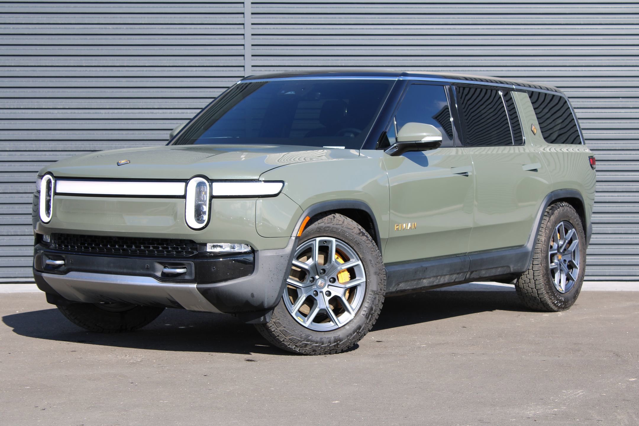 2023 Rivian R1S Adventure