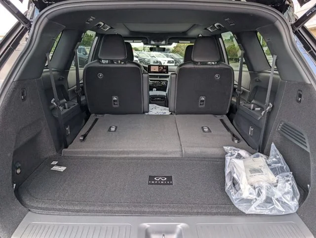 New 2027 2T GRPT SHDW INFINITI SPORT image 24