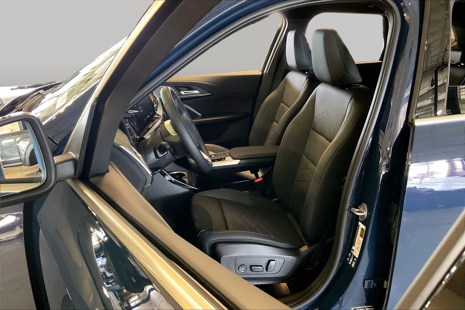 New 2026 Night Dusk Blue Metallic BMW xDrive28i image 9